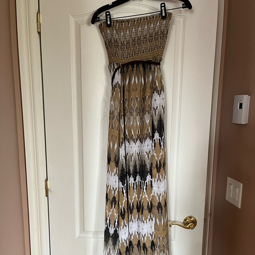 Elegant Strapless Maxi Dress - Brown and White